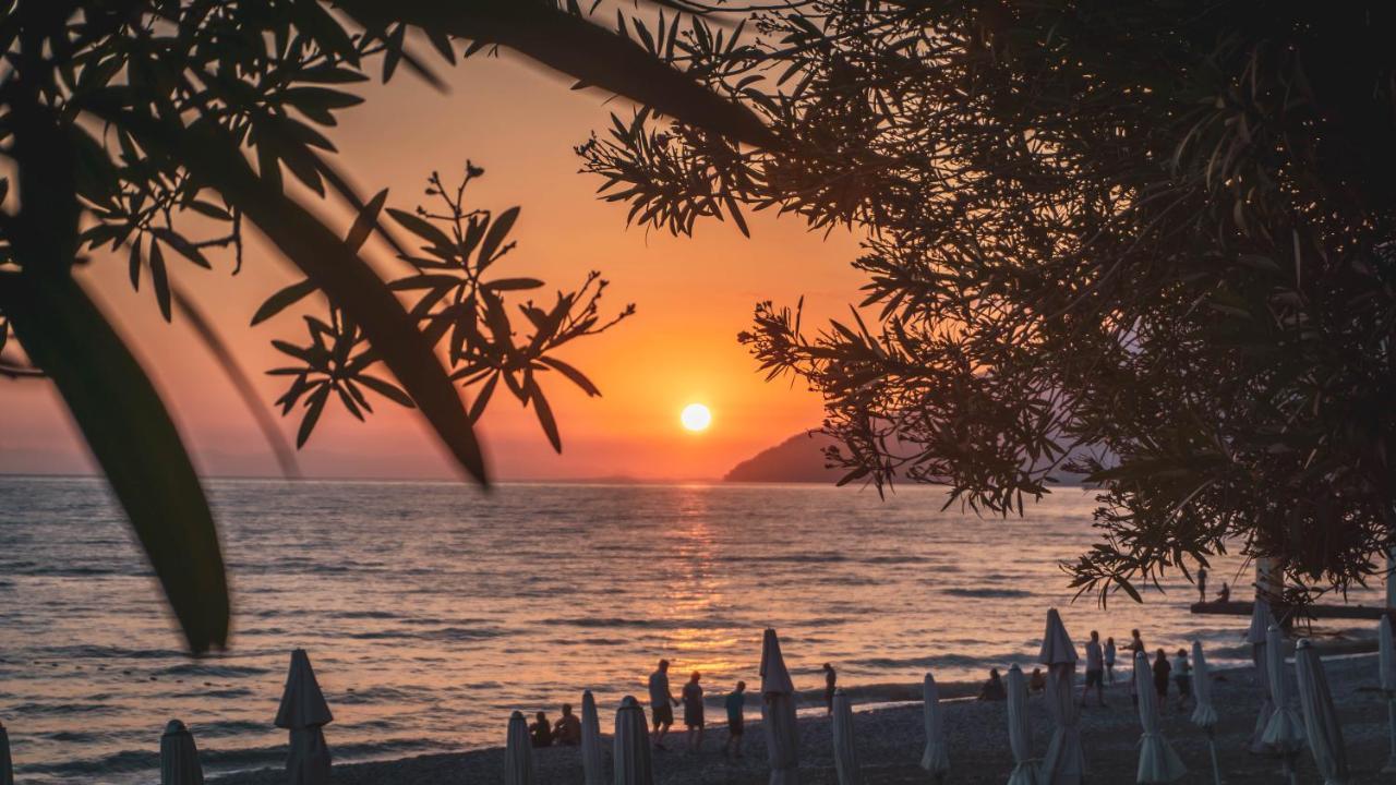 Парк Спа Отель Нарт Gagra Bagian luar foto