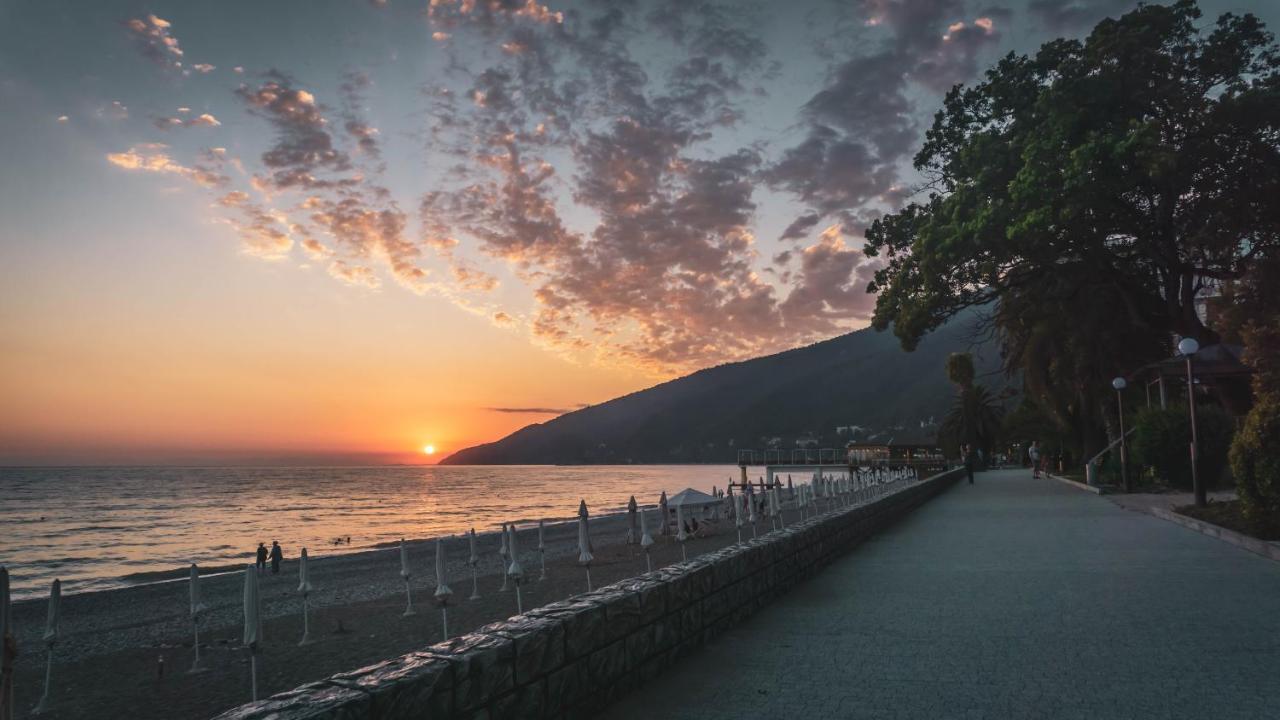 Парк Спа Отель Нарт Gagra Bagian luar foto